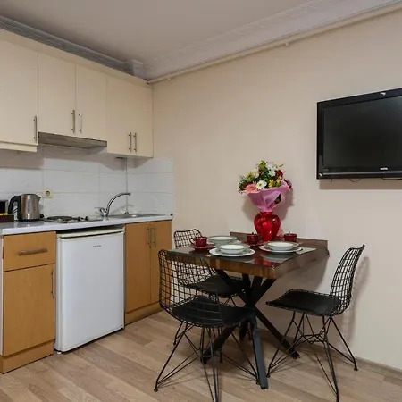 Nadif Suites *